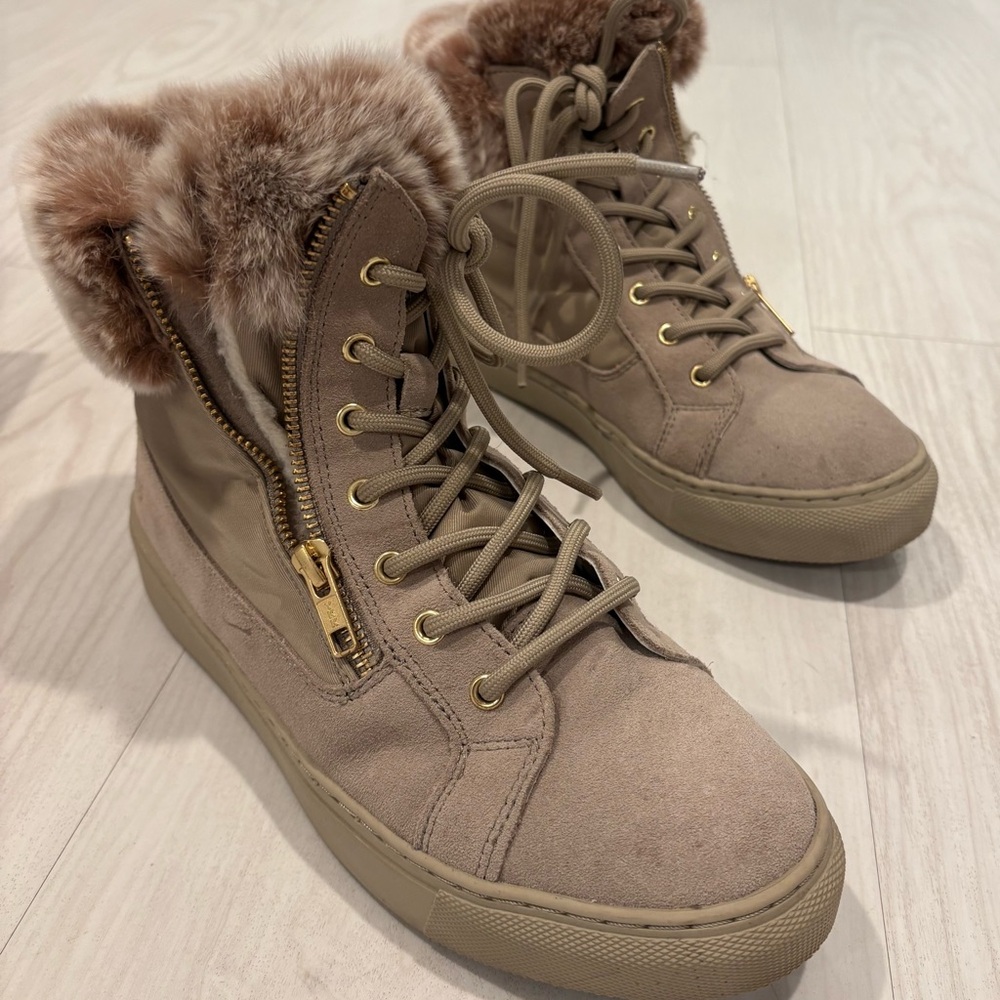 Cougar Women's Fur-Lined High-Top Sneakers